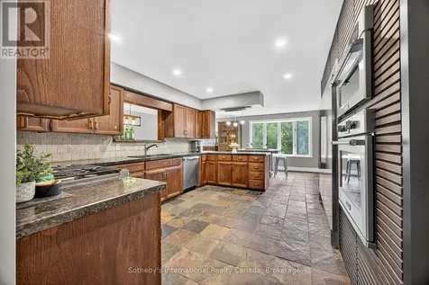 79 Caroline Street West Clearview ON L0M 1G0