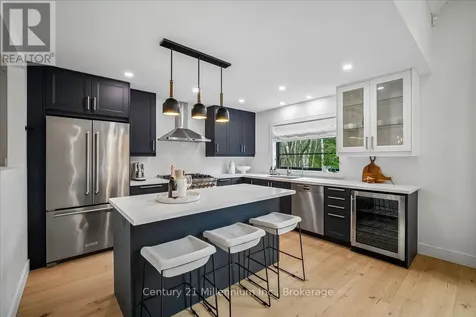 33 Slalom Gate Road Collingwood ON L9Y 5A9