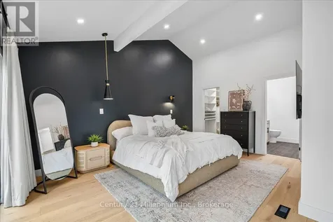 33 Slalom Gate Road Collingwood ON L9Y 5A9