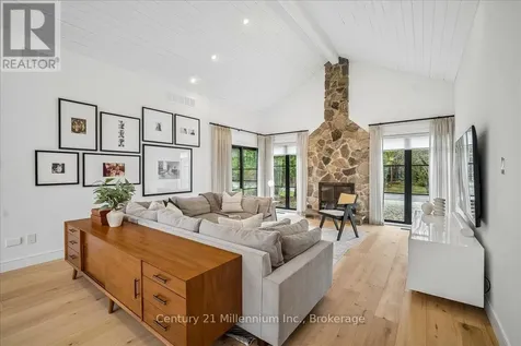 33 Slalom Gate Road Collingwood ON L9Y 5A9