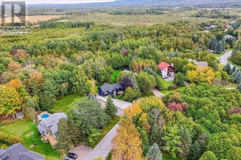 33 Slalom Gate Road Collingwood ON L9Y 5A9
