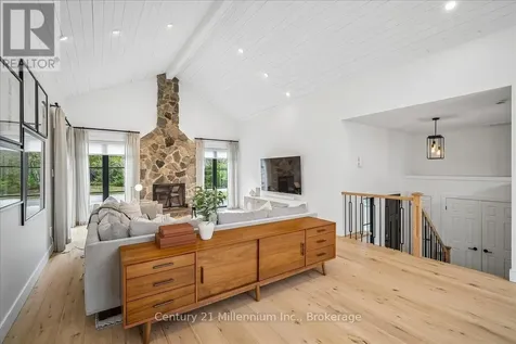 33 Slalom Gate Road Collingwood ON L9Y 5A9