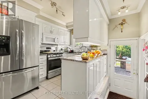 1402 Jamison Avenue Ottawa ON K1E 1J5