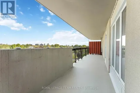 158C Mcarthur Avenue Ottawa ON K1L 8E7