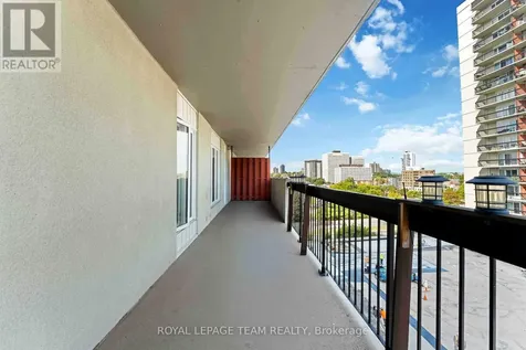158C Mcarthur Avenue Ottawa ON K1L 8E7