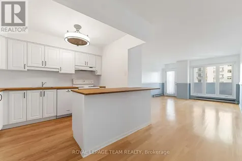 158C Mcarthur Avenue Ottawa ON K1L 8E7