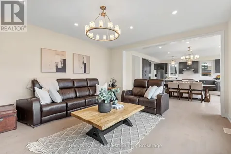 157 Springside Crescent Blue Mountains ON L9Y 5L3