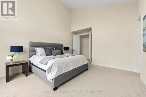 157 Springside Crescent Blue Mountains ON L9Y 5L3