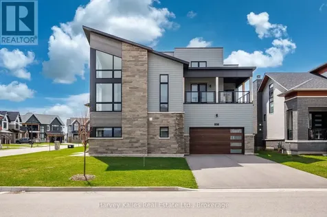 157 Springside Crescent Blue Mountains ON L9Y 5L3