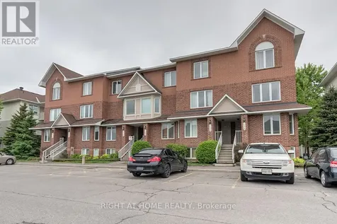 128 Bonfield Private Ottawa ON K4A 5E2