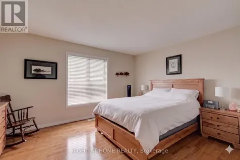 128 Bonfield Private Ottawa ON K4A 5E2