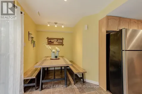 128 Bonfield Private Ottawa ON K4A 5E2