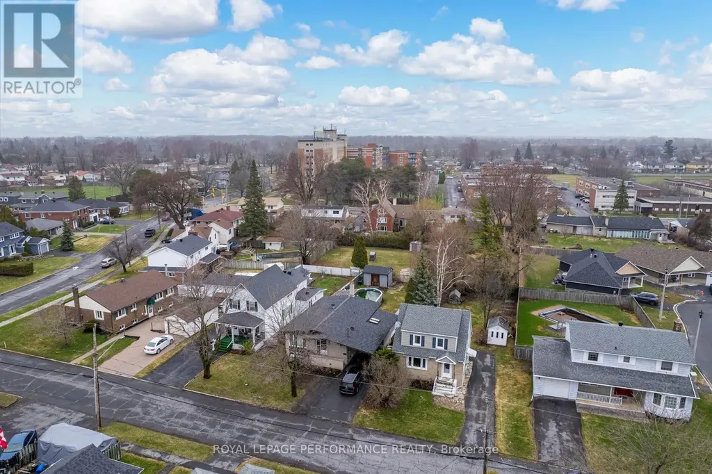 320 Baldwin Avenue Cornwall ON K6H 4J5