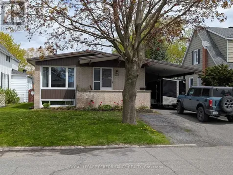 320 Baldwin Avenue Cornwall ON K6H 4J5