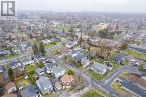 320 Baldwin Avenue Cornwall ON K6H 4J5