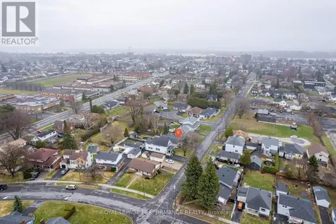 320 Baldwin Avenue Cornwall ON K6H 4J5