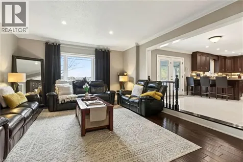 12 Aries Court Hamilton ON L8W 3C8