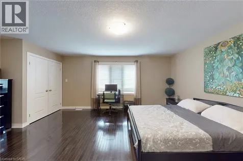 34 Forest Valley Crescent Dundas ON L9H 0A7