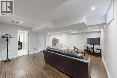 34 Forest Valley Crescent Dundas ON L9H 0A7