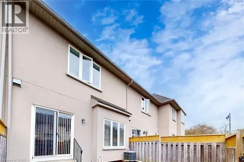 34 Forest Valley Crescent Dundas ON L9H 0A7