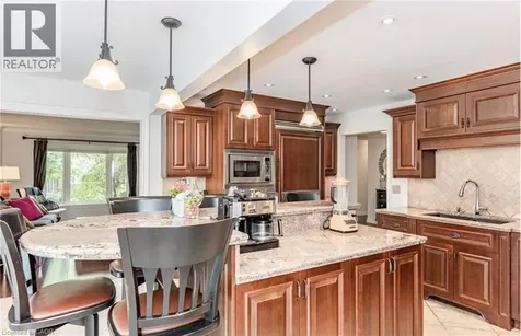 500 Blenheim Crescent Oakville ON L6J 6P7