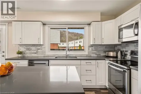 23 Watsons Lane Dundas ON L9H 5G9