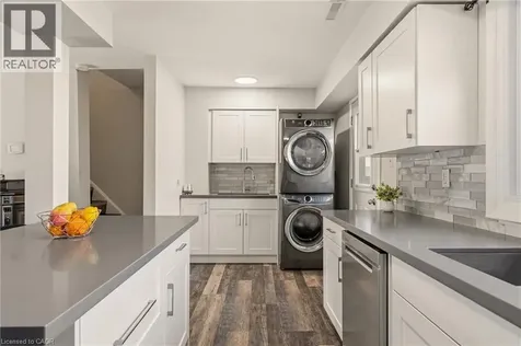 23 Watsons Lane Dundas ON L9H 5G9