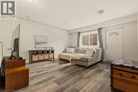 23 Watsons Lane Dundas ON L9H 5G9