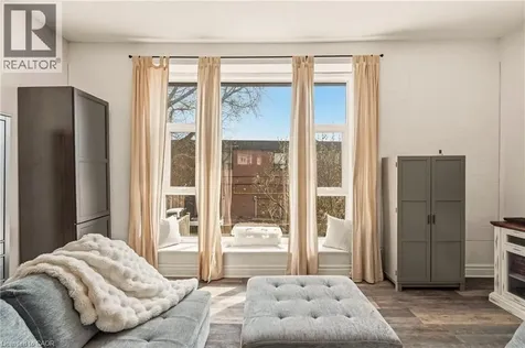 23 Watsons Lane Dundas ON L9H 5G9