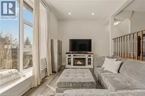 23 Watsons Lane Dundas ON L9H 5G9