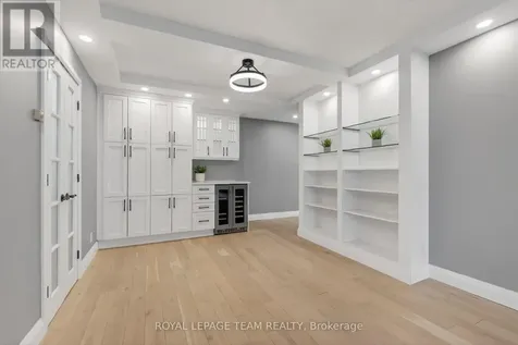 515 St Laurent Boulevard Ottawa ON K1L 3X5