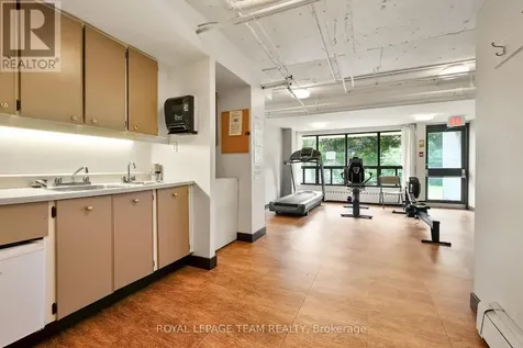 515 St Laurent Boulevard Ottawa ON K1L 3X5
