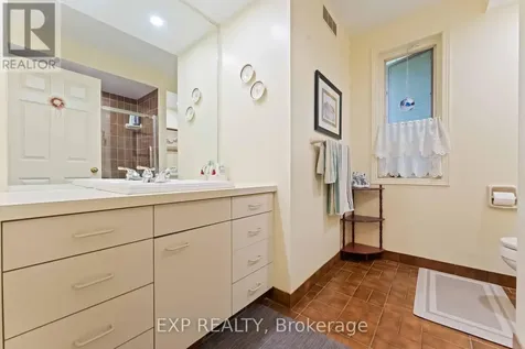 16 Evelyn Street Ottawa ON K2S 1M9