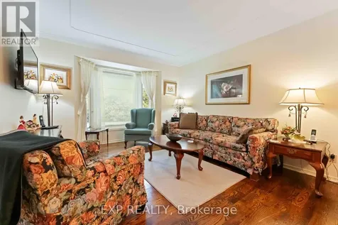 16 Evelyn Street Ottawa ON K2S 1M9