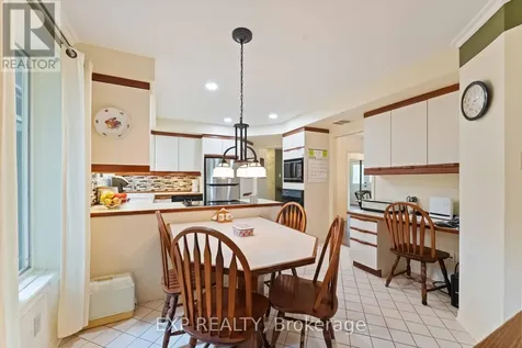 16 Evelyn Street Ottawa ON K2S 1M9