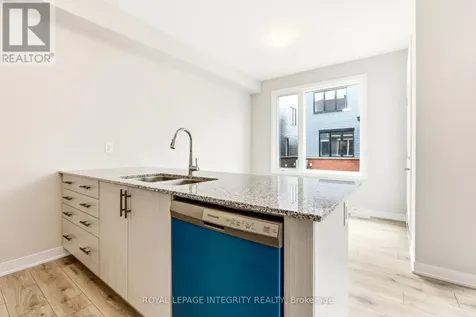 418 Les Emmerson Drive Ottawa ON K2J 4J4