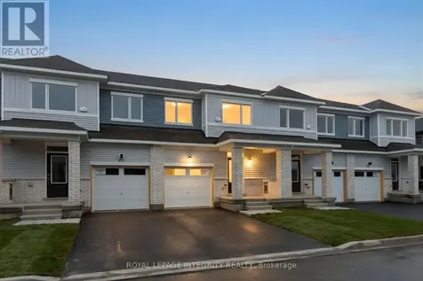 418 Les Emmerson Drive Ottawa ON K2J 4J4
