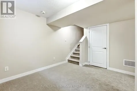 418 Les Emmerson Drive Ottawa ON K2J 4J4