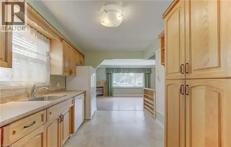 210 Lourdes Street Waterloo ON N2L 1N7