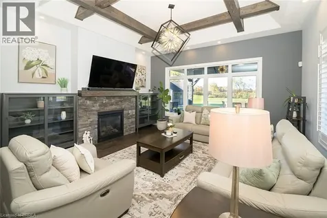 21 Tedley Boulevard Brantford ON N3T 0E3