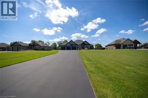 21 Tedley Boulevard Brantford ON N3T 0E3