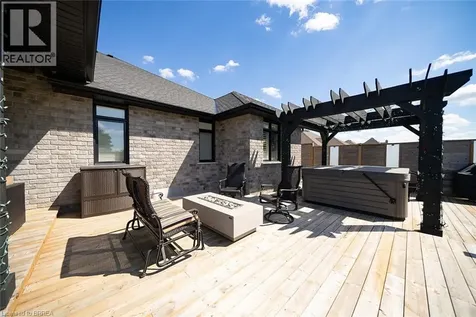 21 Tedley Boulevard Brantford ON N3T 0E3