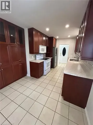 34 Ranchdale Drive Hamilton ON L8V 2M1