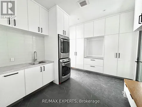 130 Dale Crescent Bradford West Gwillimbury ON L0L 1L0