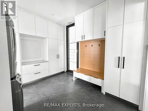 130 Dale Crescent Bradford West Gwillimbury ON L0L 1L0