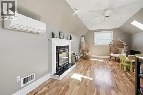 422 Greenfield Street Petrolia ON N0N 1R0