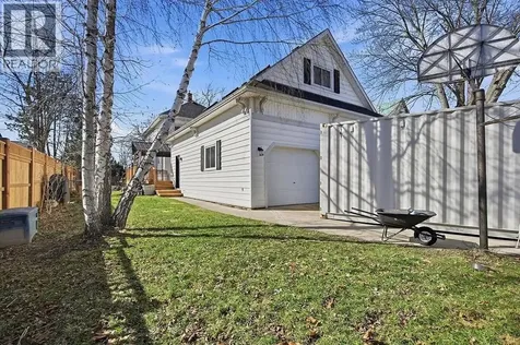 422 Greenfield Street Petrolia ON N0N 1R0