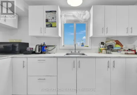 539 Campbell Avenue Windsor ON N9B 2H5