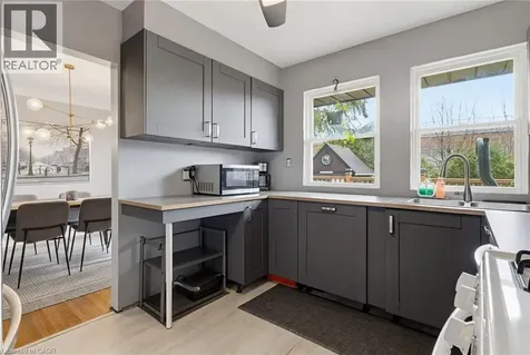 32 Belair Drive Hamilton ON L9A 2Z4