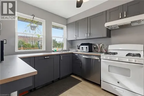 32 Belair Drive Hamilton ON L9A 2Z4